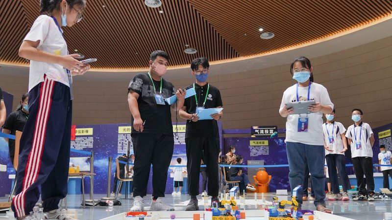 数据可视化交互设计插件具备以下功能与作用：